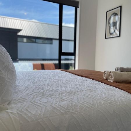 כרייסטצ'רץ' Luxury 2 Bedroom Townhouse Opposite Merivale Mall מראה חיצוני תמונה