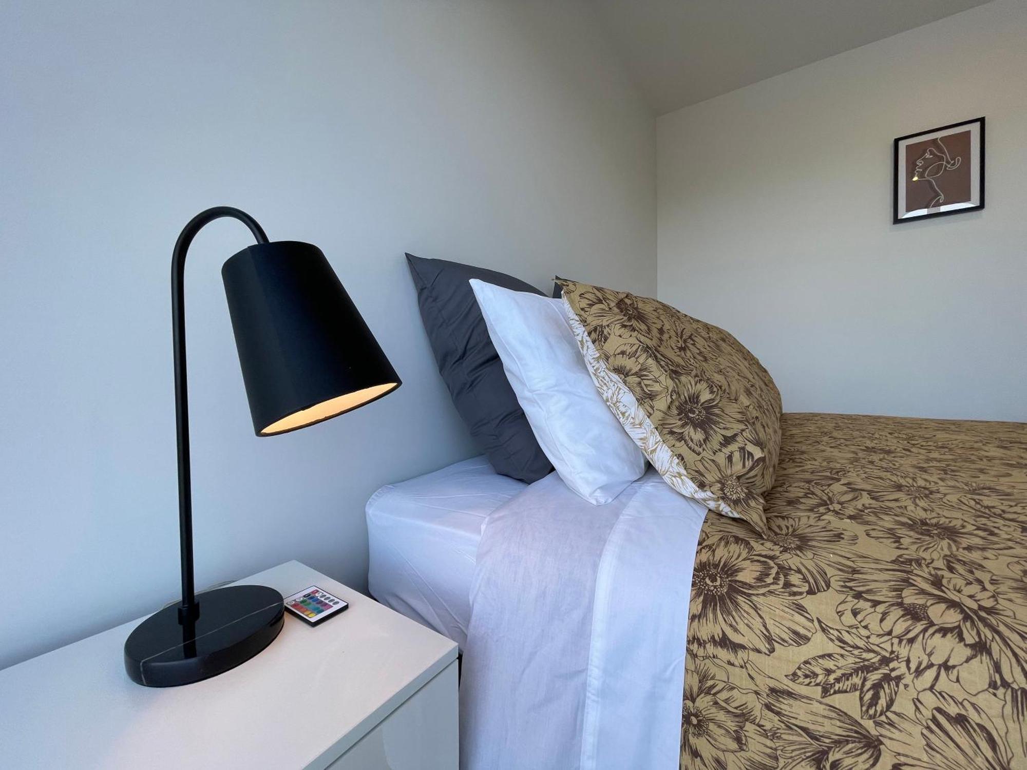כרייסטצ'רץ' Luxury 2 Bedroom Townhouse Opposite Merivale Mall מראה חיצוני תמונה