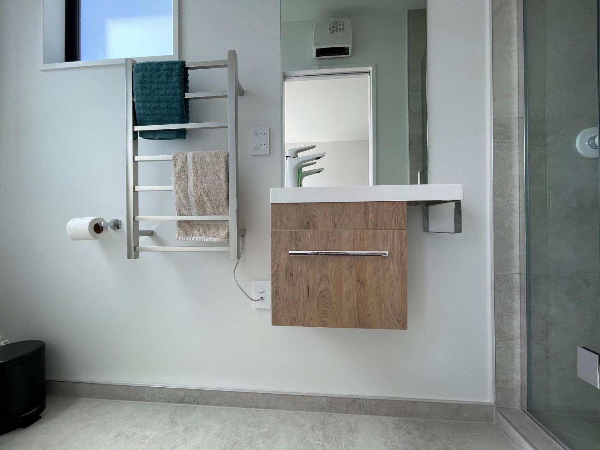 כרייסטצ'רץ' Luxury 2 Bedroom Townhouse Opposite Merivale Mall מראה חיצוני תמונה