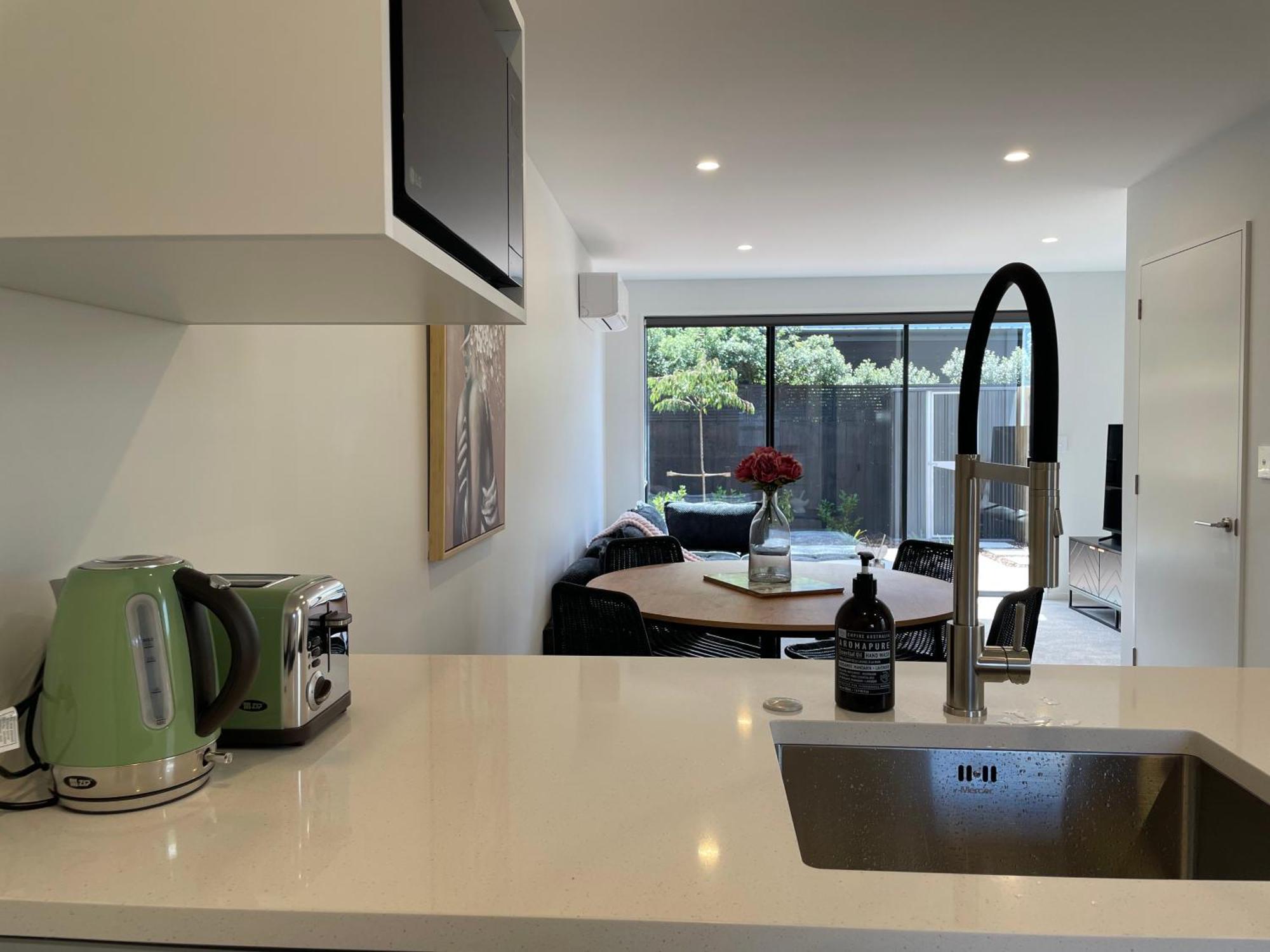 כרייסטצ'רץ' Luxury 2 Bedroom Townhouse Opposite Merivale Mall מראה חיצוני תמונה