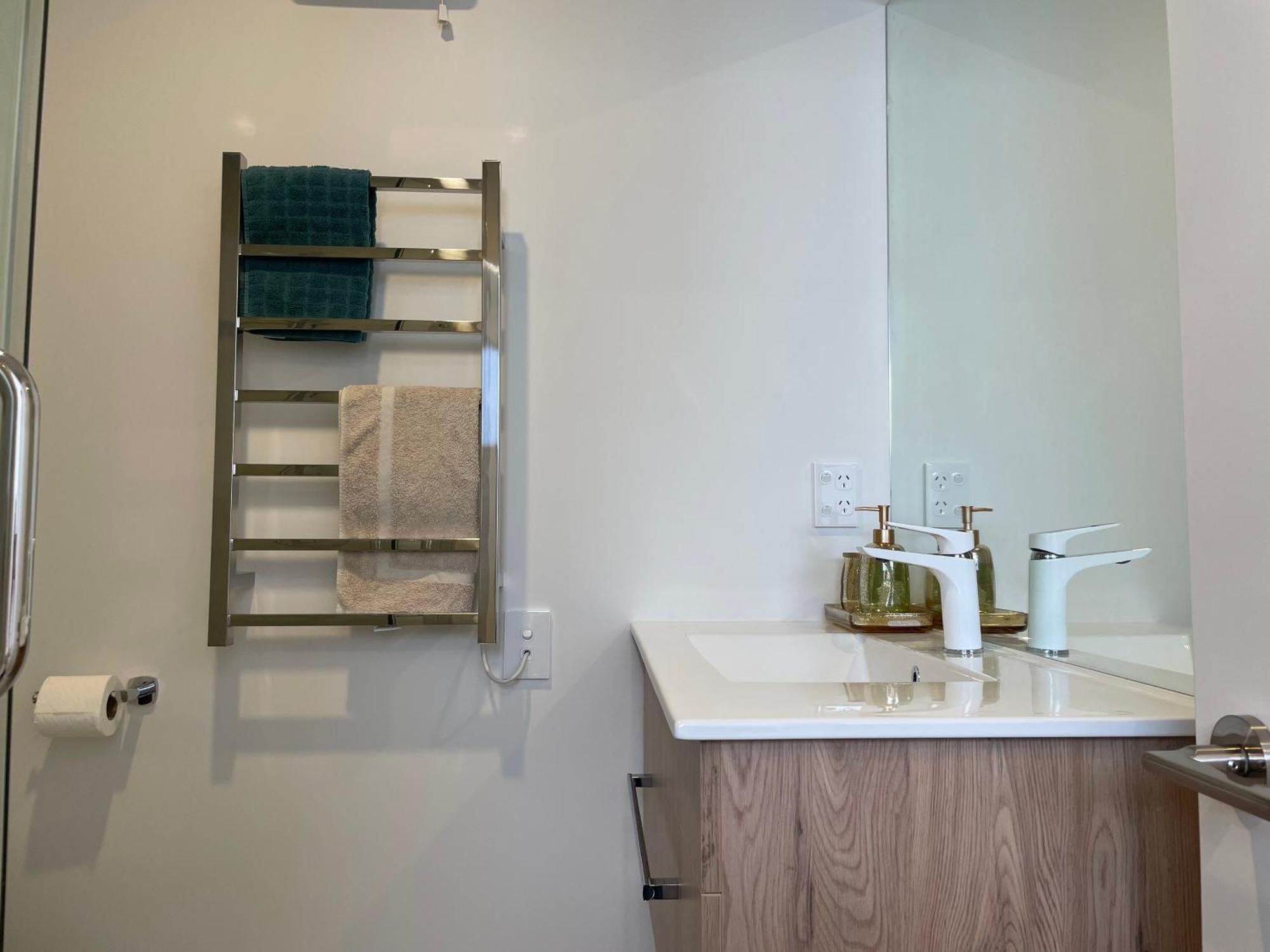 כרייסטצ'רץ' Luxury 2 Bedroom Townhouse Opposite Merivale Mall מראה חיצוני תמונה