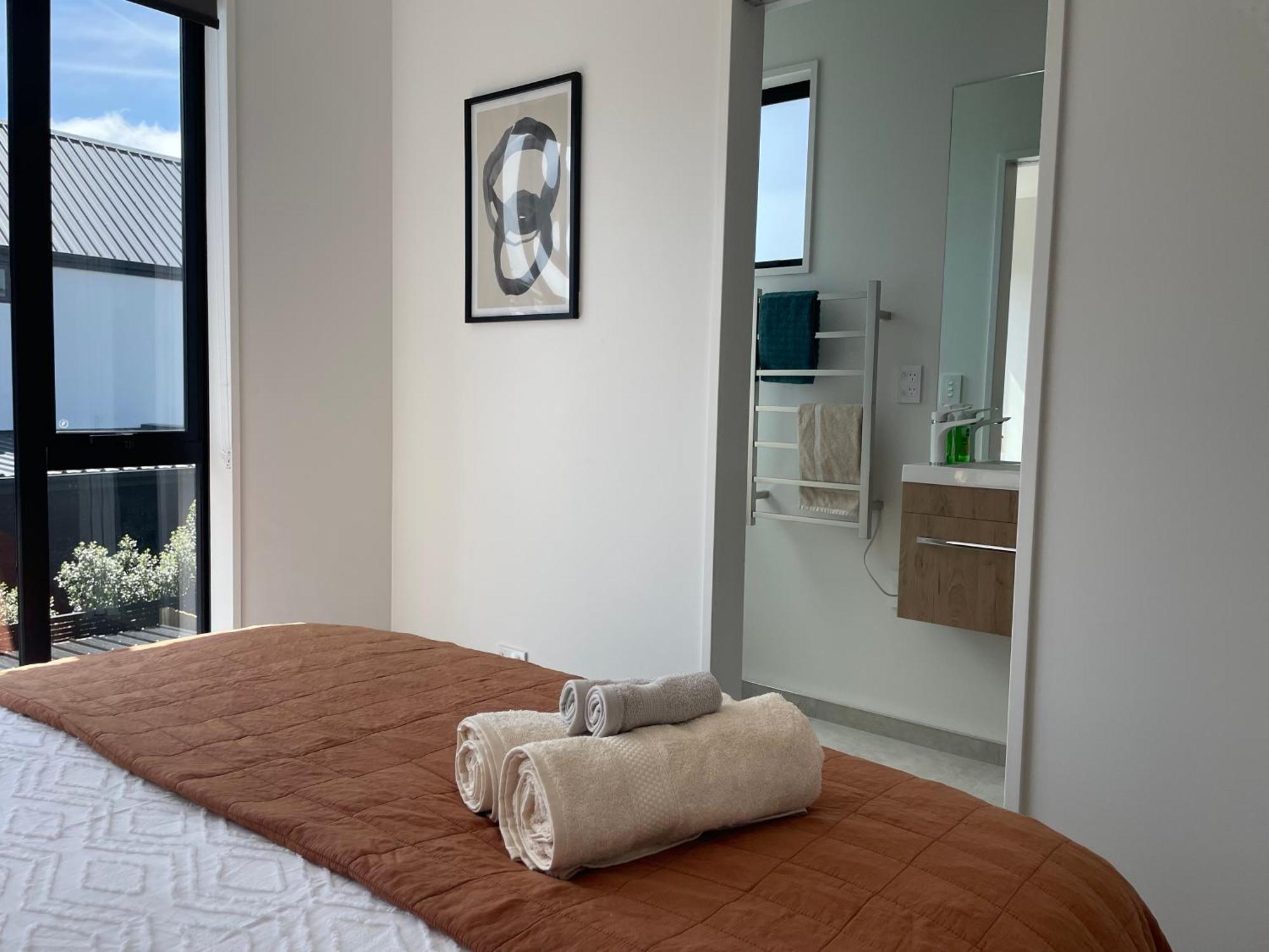 כרייסטצ'רץ' Luxury 2 Bedroom Townhouse Opposite Merivale Mall מראה חיצוני תמונה