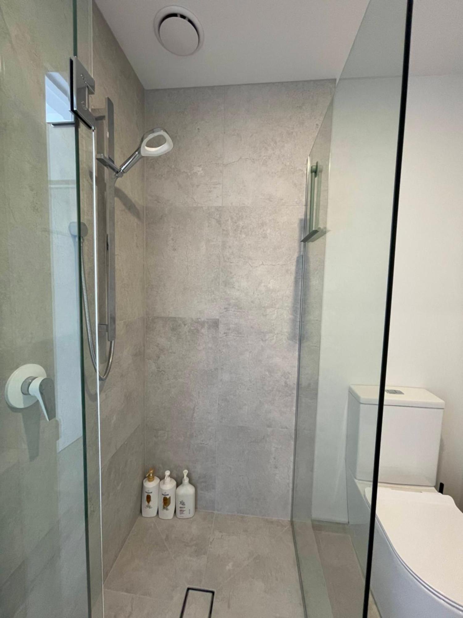 כרייסטצ'רץ' Luxury 2 Bedroom Townhouse Opposite Merivale Mall מראה חיצוני תמונה