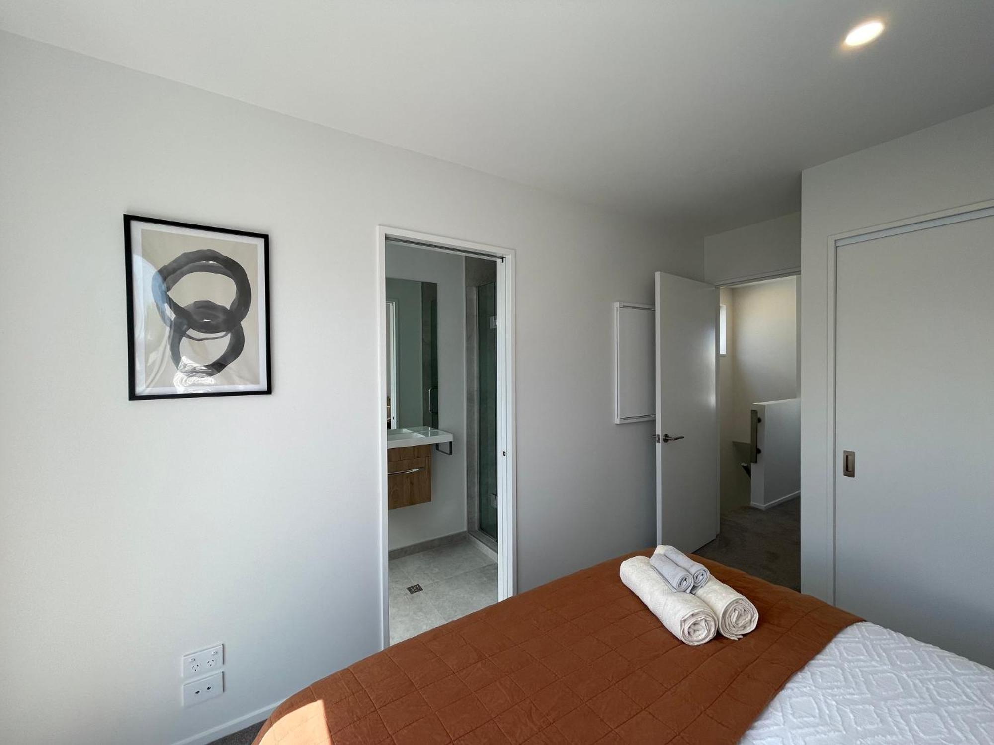 כרייסטצ'רץ' Luxury 2 Bedroom Townhouse Opposite Merivale Mall מראה חיצוני תמונה