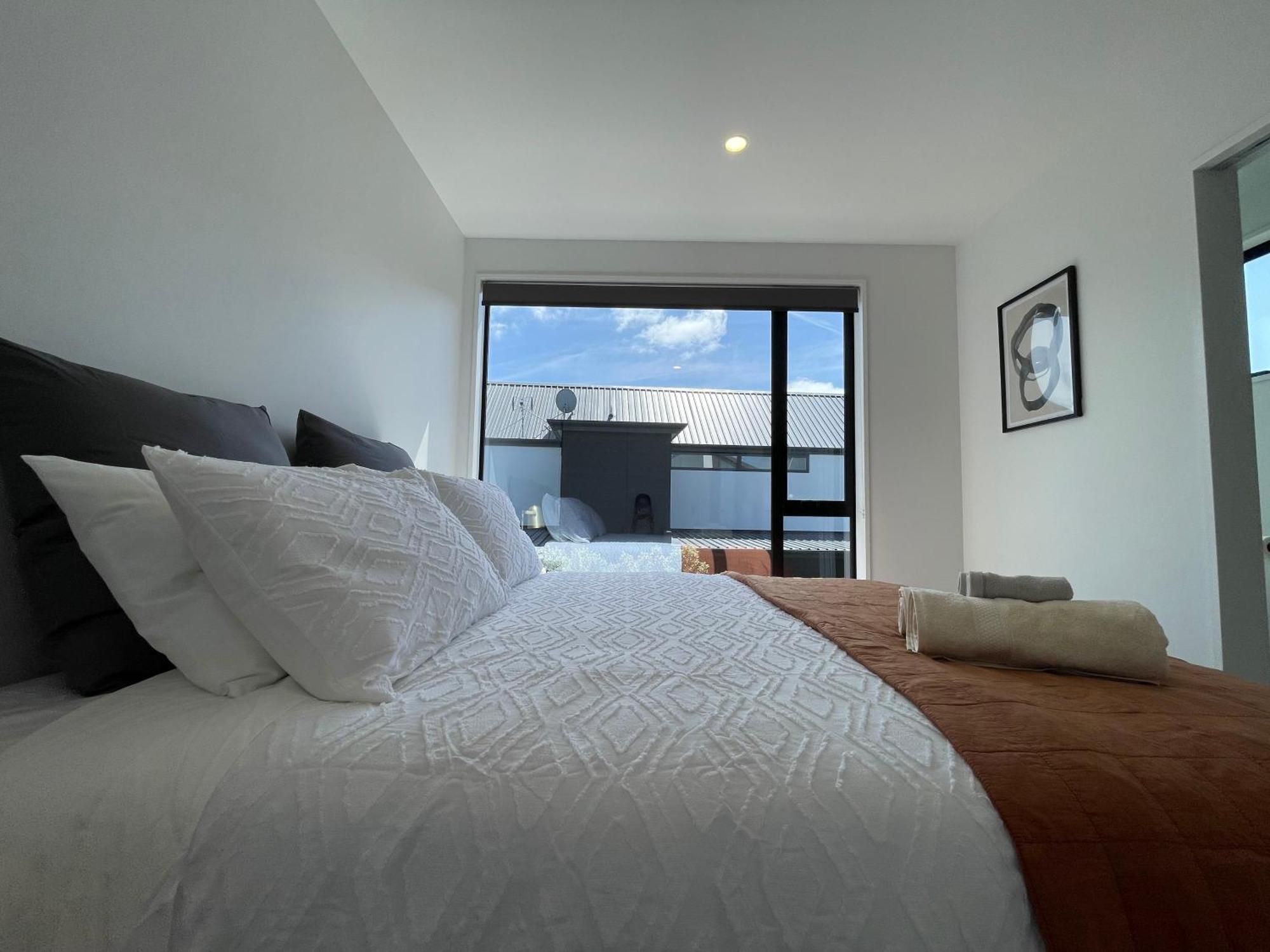 כרייסטצ'רץ' Luxury 2 Bedroom Townhouse Opposite Merivale Mall מראה חיצוני תמונה